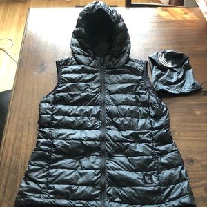 Black Lightweight Lolë Down Vest